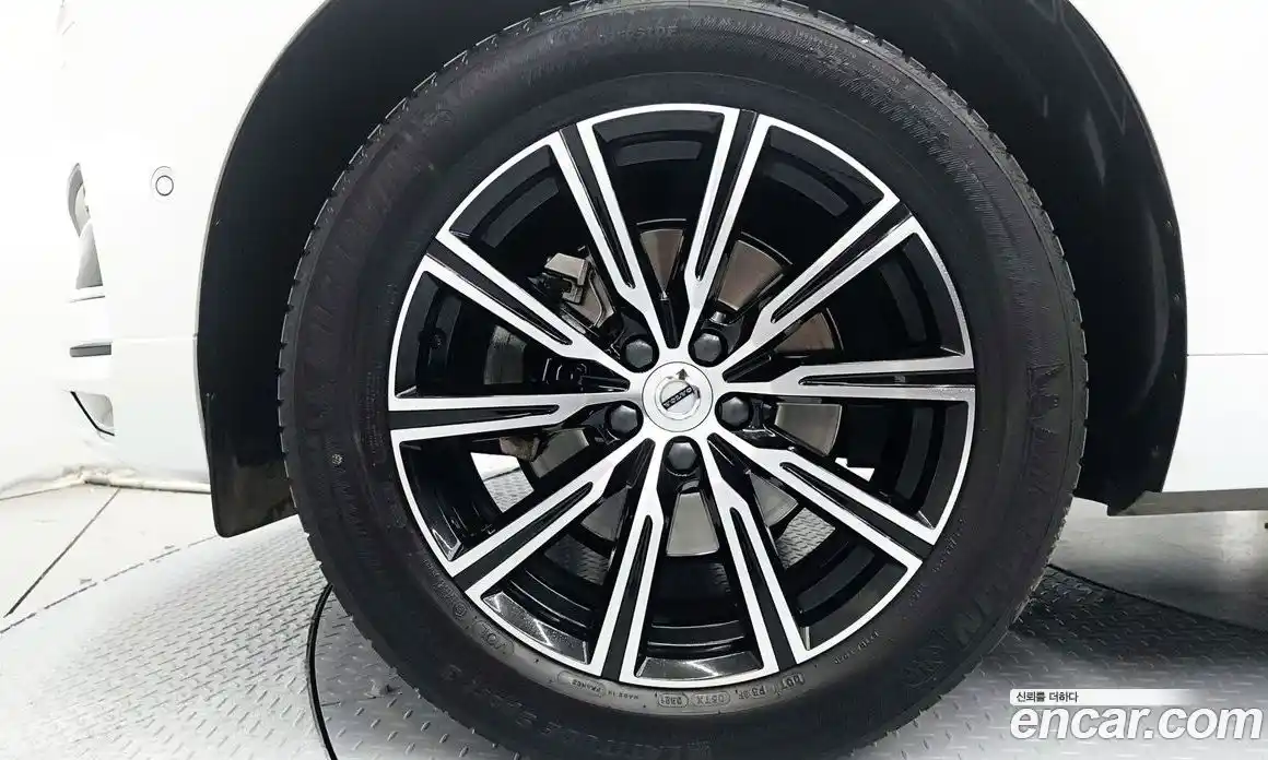 Volvo XC60 2021 2.0 Автомат в Москве № 164769, фото 5