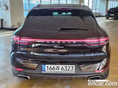 Porsche Macan 2021 2.0 Автомат в Москве № 165230, миниатюра 3