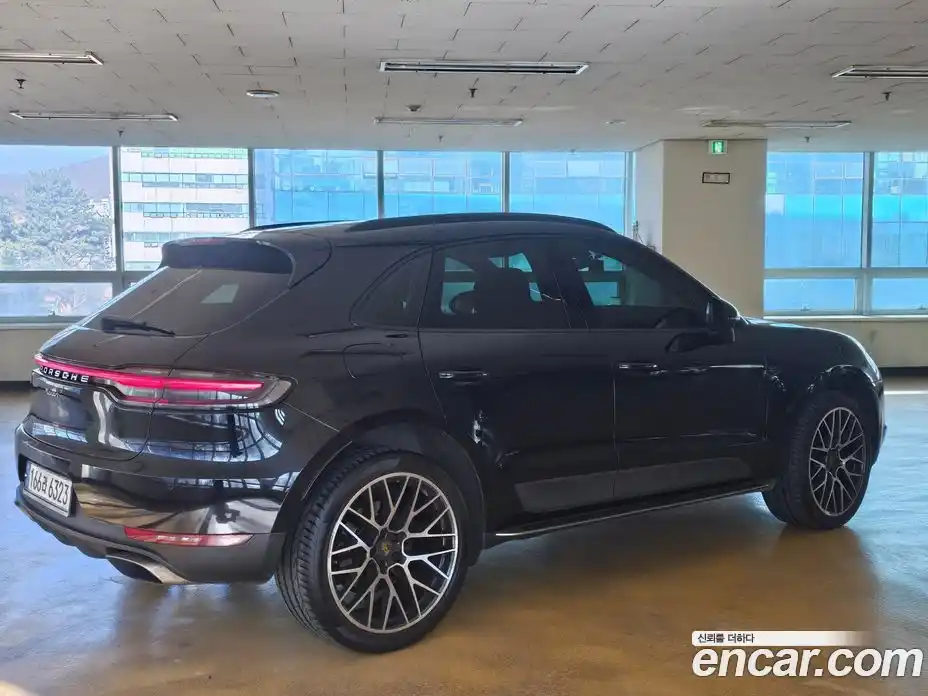 Porsche Macan 2021 2.0 Автомат в Москве № 165230, фото 5