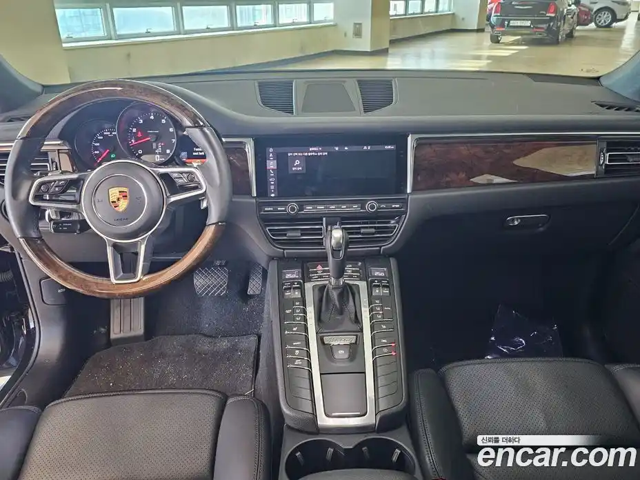 Porsche Macan 2021 2.0 Автомат в Москве № 165230, фото 7