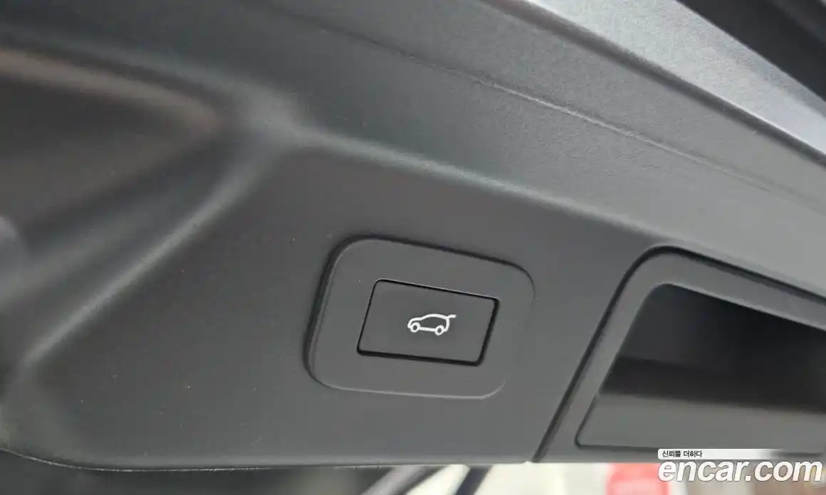 Land Rover Range-Rover Velar 2025 3.0 Автомат в Москве № 166078, фото 4