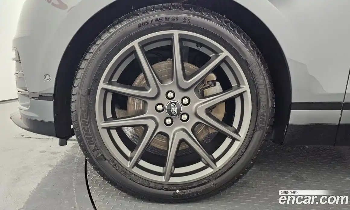 Land Rover Range-Rover Velar 2025 3.0 Автомат в Москве № 166078, фото 10