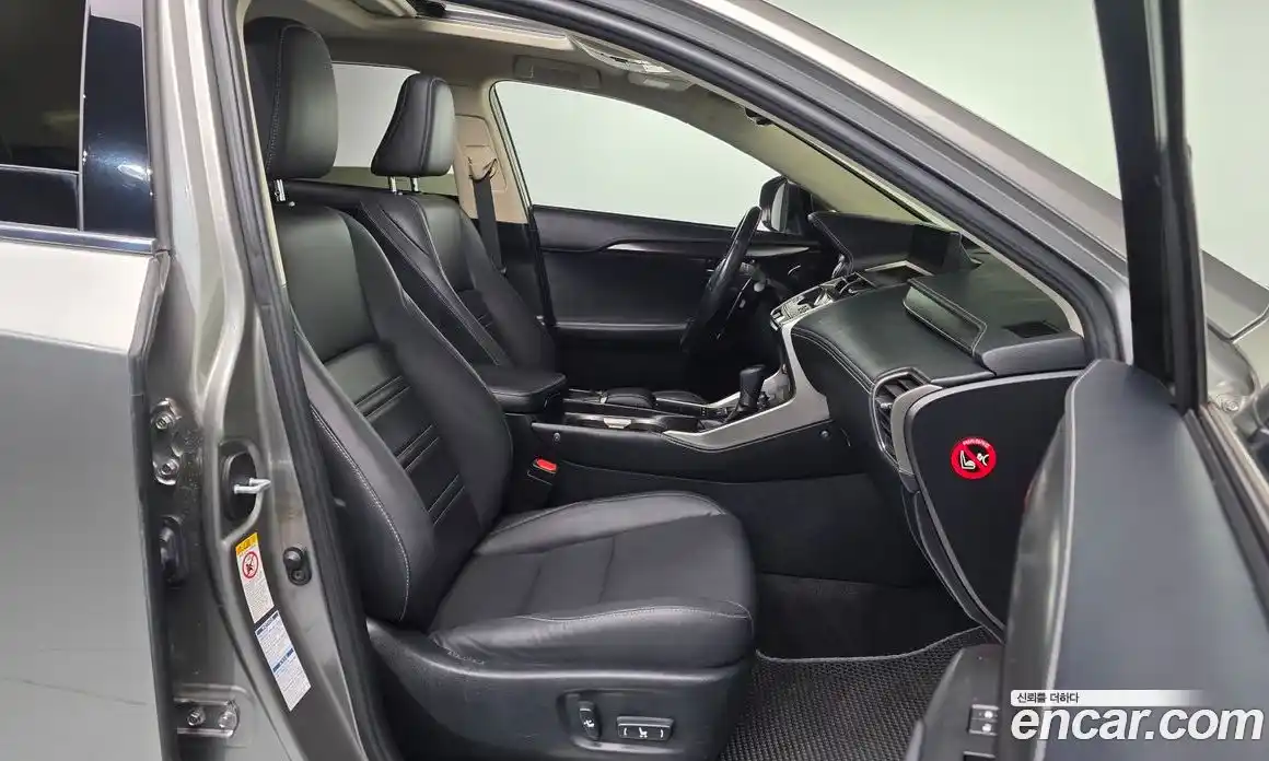 Lexus NX 2018 2.5 Автомат в Москве № 168303, фото 15