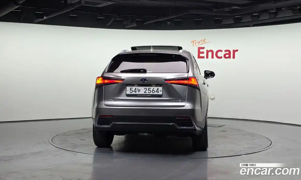 Lexus NX 2018 2.5 Автомат в Москве № 168303, фото 4