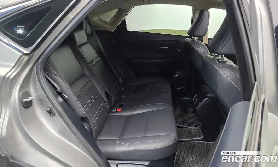 Lexus NX 2018 2.5 Автомат в Москве № 168303, фото 6