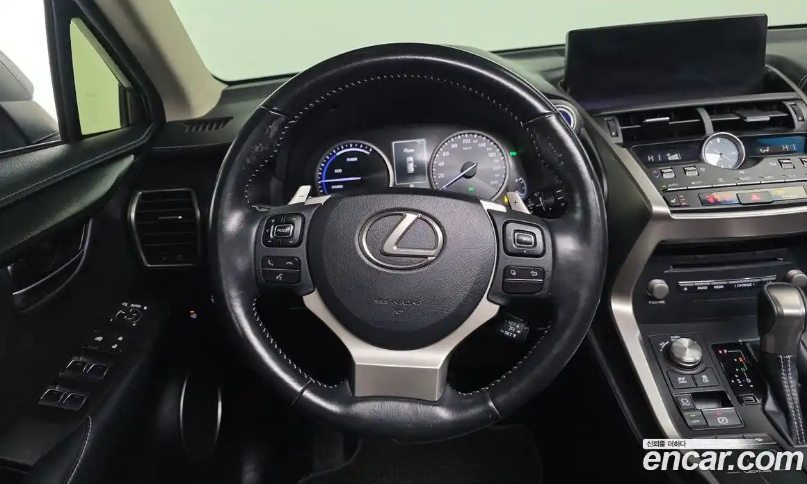 Lexus NX 2018 2.5 Автомат в Москве № 168303, фото 9