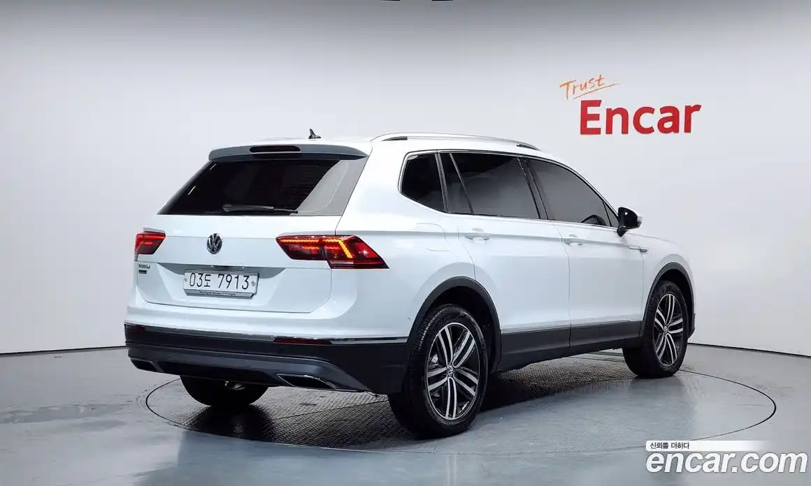 Volkswagen Tiguan 2018 2.0 Автомат в Москве № 168594, фото 11