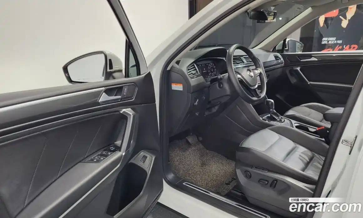 Volkswagen Tiguan 2018 2.0 Автомат в Москве № 168594, фото 14