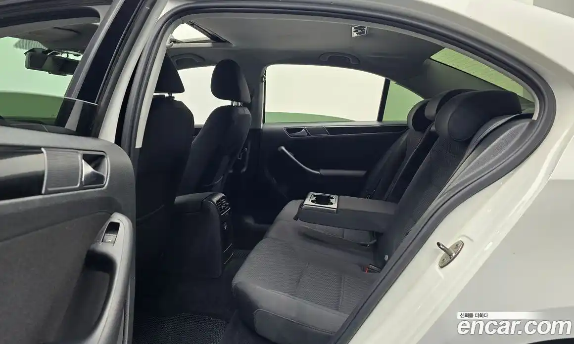 Volkswagen Jetta 2012 2.0 Автомат в Москве № 169058, фото 15