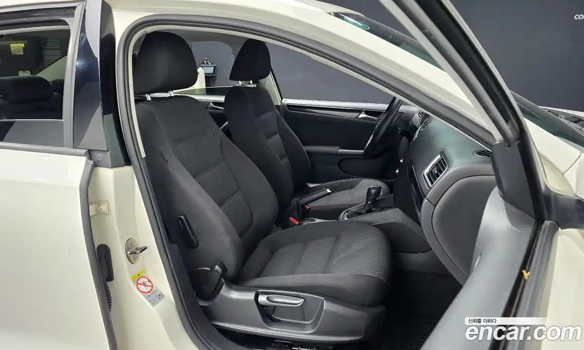 Volkswagen Jetta 2012 2.0 Автомат в Москве № 169058, фото 16