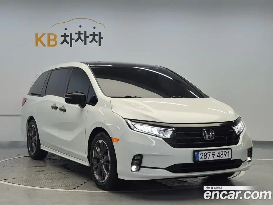 Honda Odyssey 2022 3.5 Автомат в Москве № 170700, фото 3