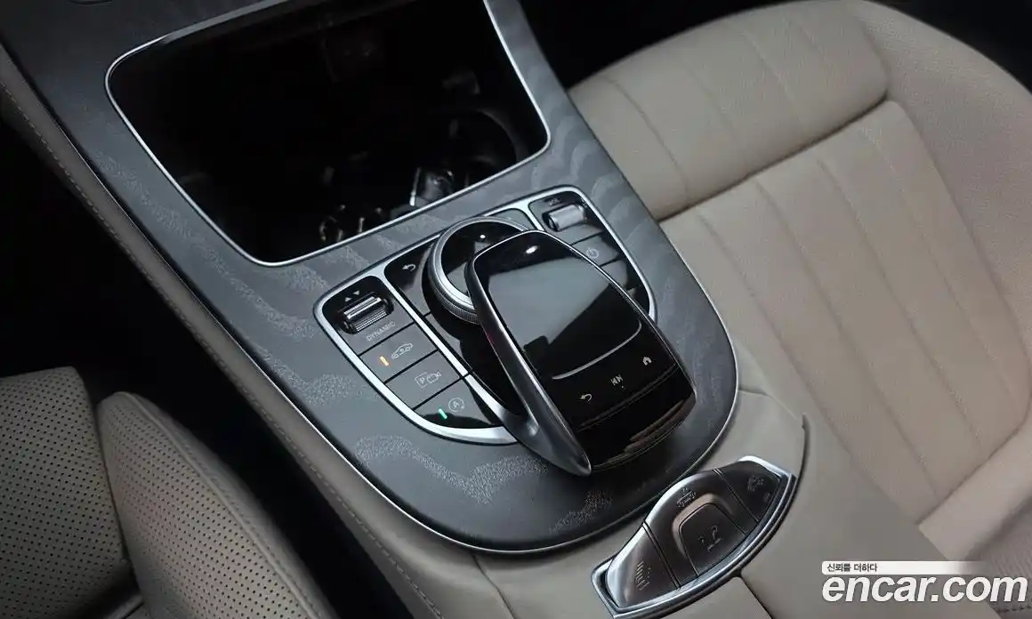 Mercedes-Benz E-Class 2023 3.0 Автомат в Москве № 175199, фото 18