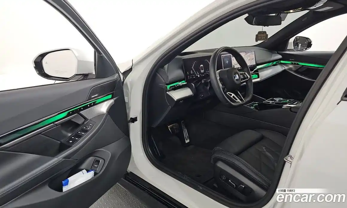 BMW 5-Series 2025 2.0 Автомат в Москве № 188421, фото 1