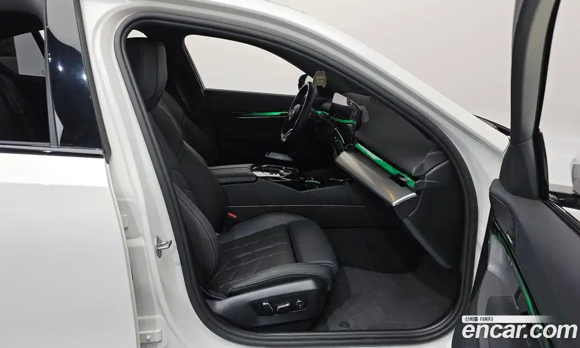 BMW 5-Series 2025 2.0 Автомат в Москве № 188421, фото 4