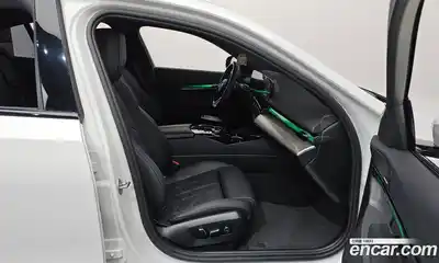 BMW 5-Series 2025 2.0 Автомат в Москве № 188421, миниатюра 4