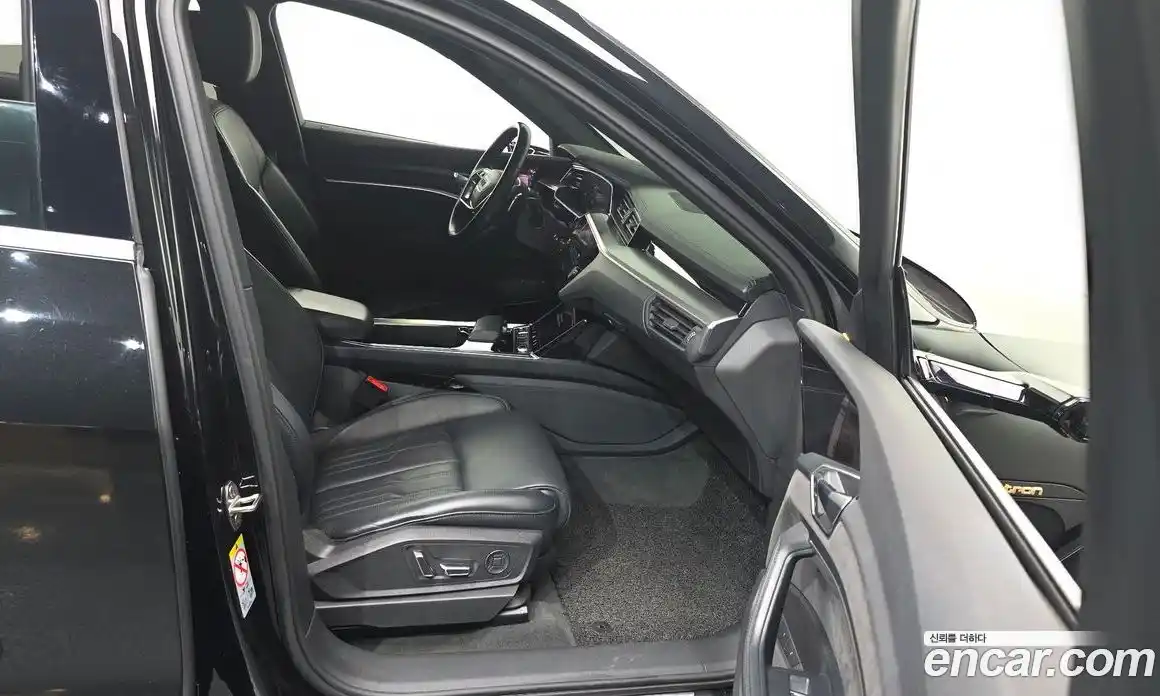 Audi e-tron 2021 0.2 Автомат в Москве № 196640, фото 11