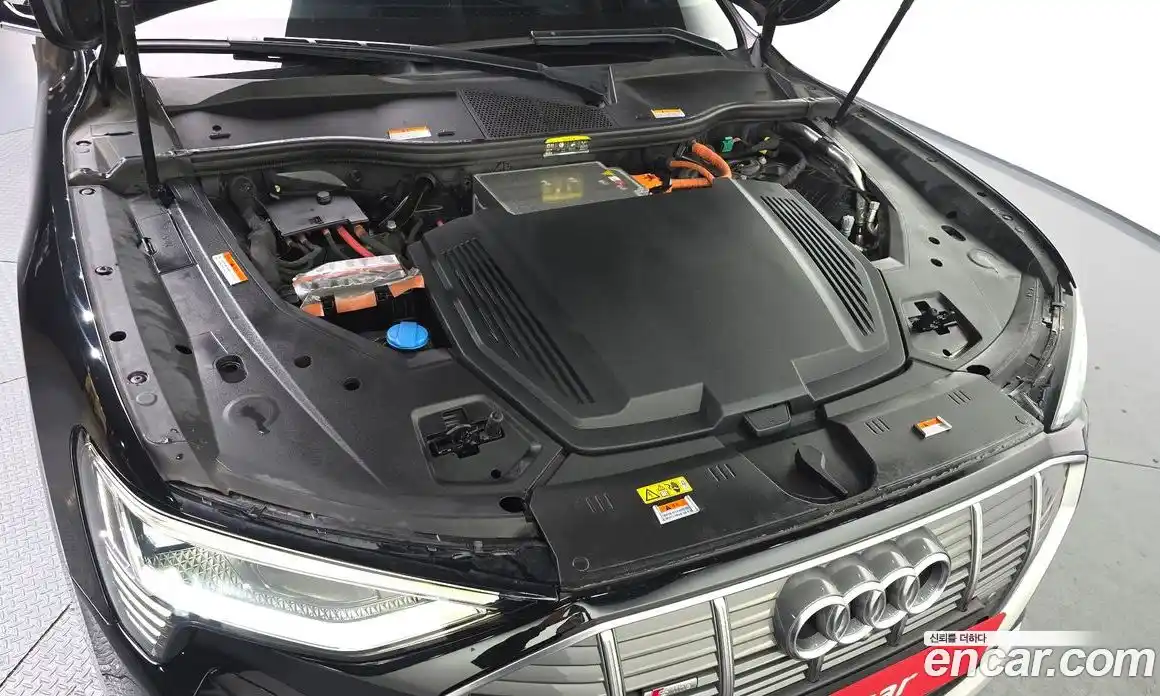 Audi e-tron 2021 0.2 Автомат в Москве № 196640, фото 6