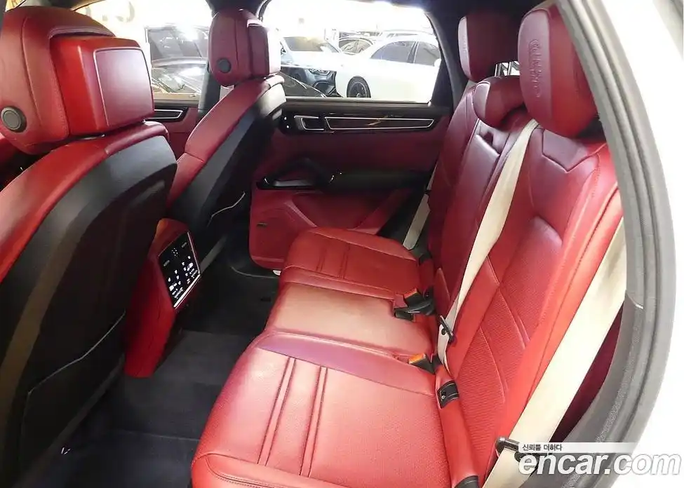 Porsche Cayenne 2023 3.0 Автомат в Москве № 197838, фото 17