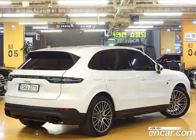 Porsche Cayenne 2023 3.0 Автомат в Москве № 197838, миниатюра 2