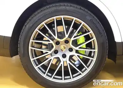 Porsche Cayenne 2023 3.0 Автомат в Москве № 197838, миниатюра 5