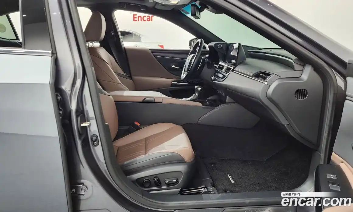 Lexus ES 2023 2.5 Автомат в Москве № 198828, фото 11