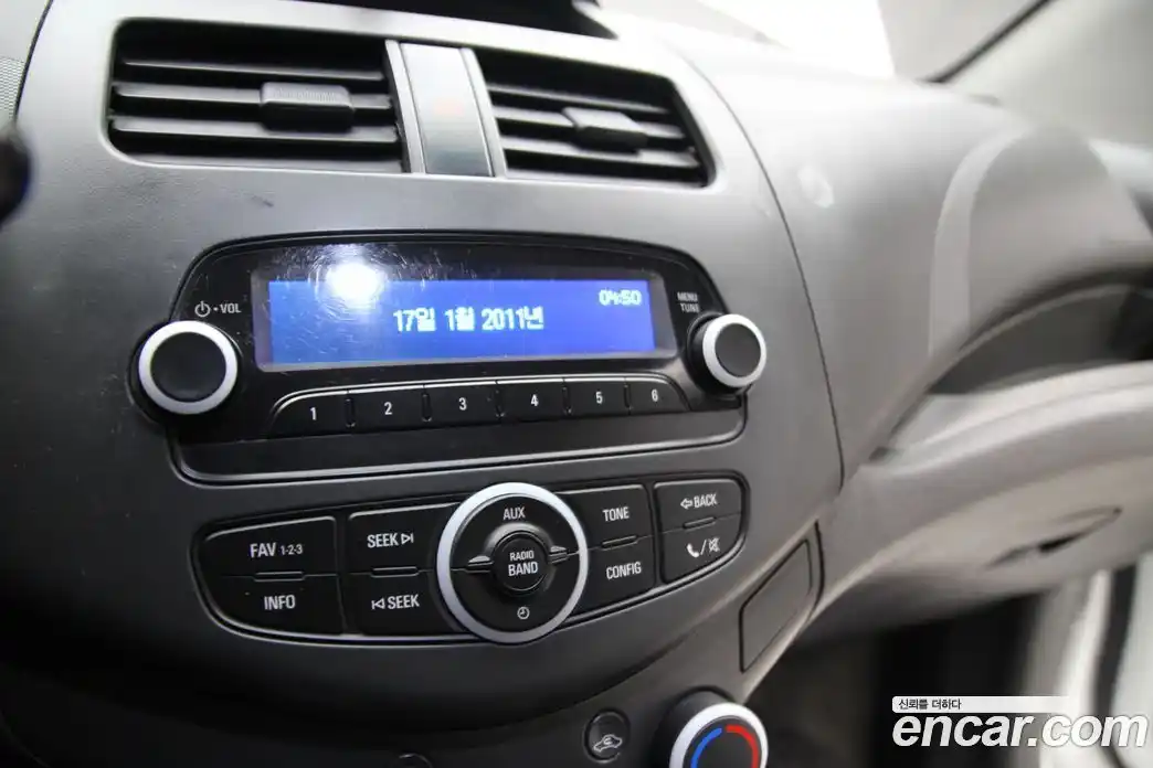 Chevrolet Spark 2014 1.0 Механическая в Москве № 200302, фото 13