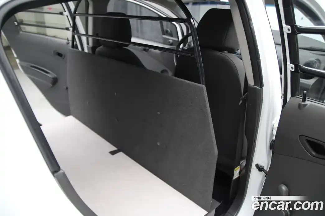 Chevrolet Spark 2014 1.0 Механическая в Москве № 200302, фото 18