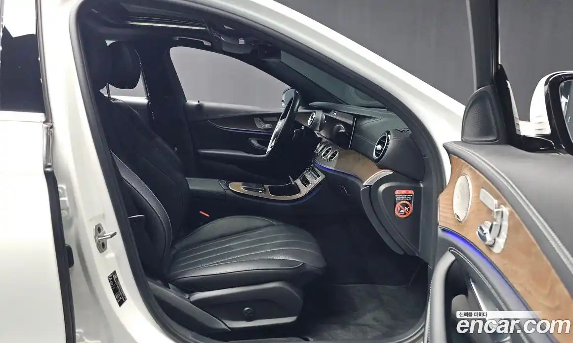 Mercedes-Benz E-Class 2023 2.0 Автомат в Москве № 205162, фото 11