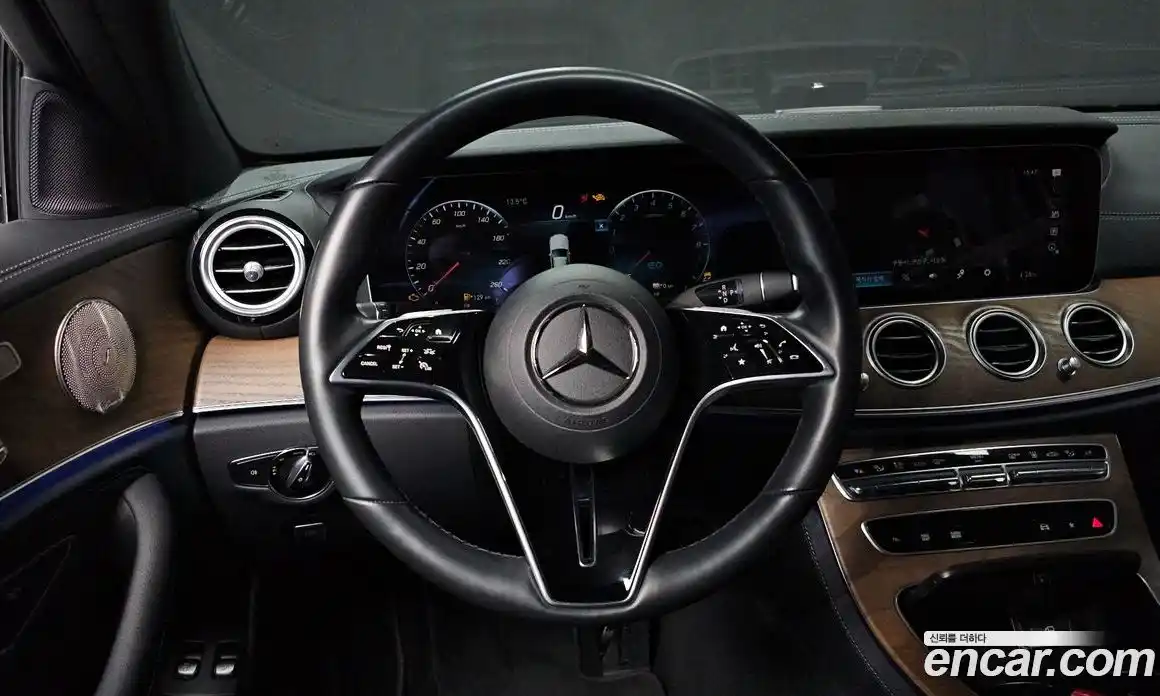 Mercedes-Benz E-Class 2023 2.0 Автомат в Москве № 205162, фото 13