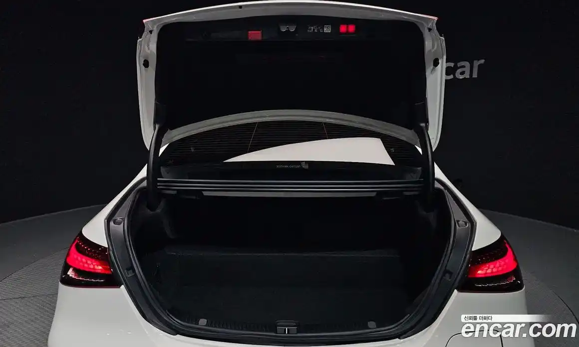 Mercedes-Benz E-Class 2023 2.0 Автомат в Москве № 205162, фото 20