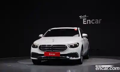 Mercedes-Benz E-Class 2023 2.0 Автомат в Москве № 205162, миниатюра 3