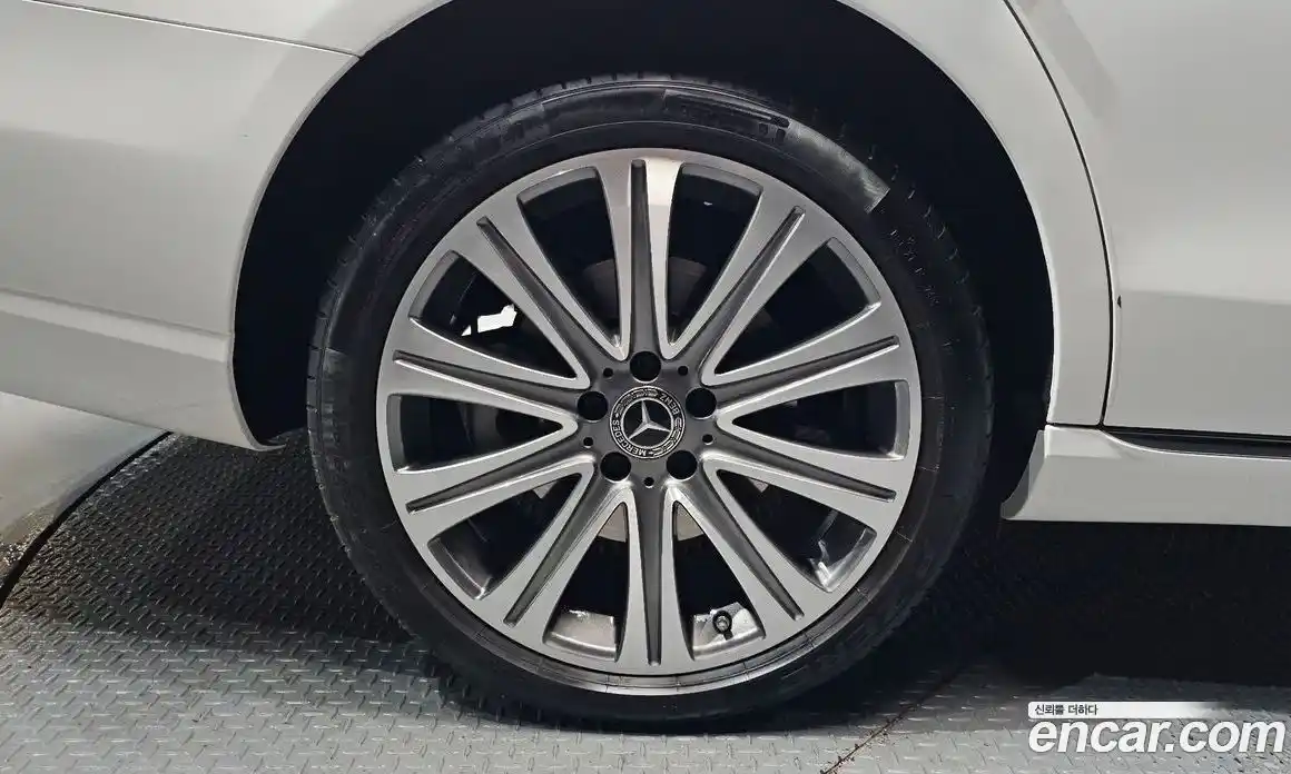 Mercedes-Benz E-Class 2023 2.0 Автомат в Москве № 205162, фото 5