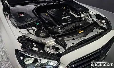 Mercedes-Benz E-Class 2023 2.0 Автомат в Москве № 205162, миниатюра 6