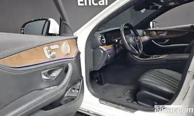 Mercedes-Benz E-Class 2023 2.0 Автомат в Москве № 205162, миниатюра 10