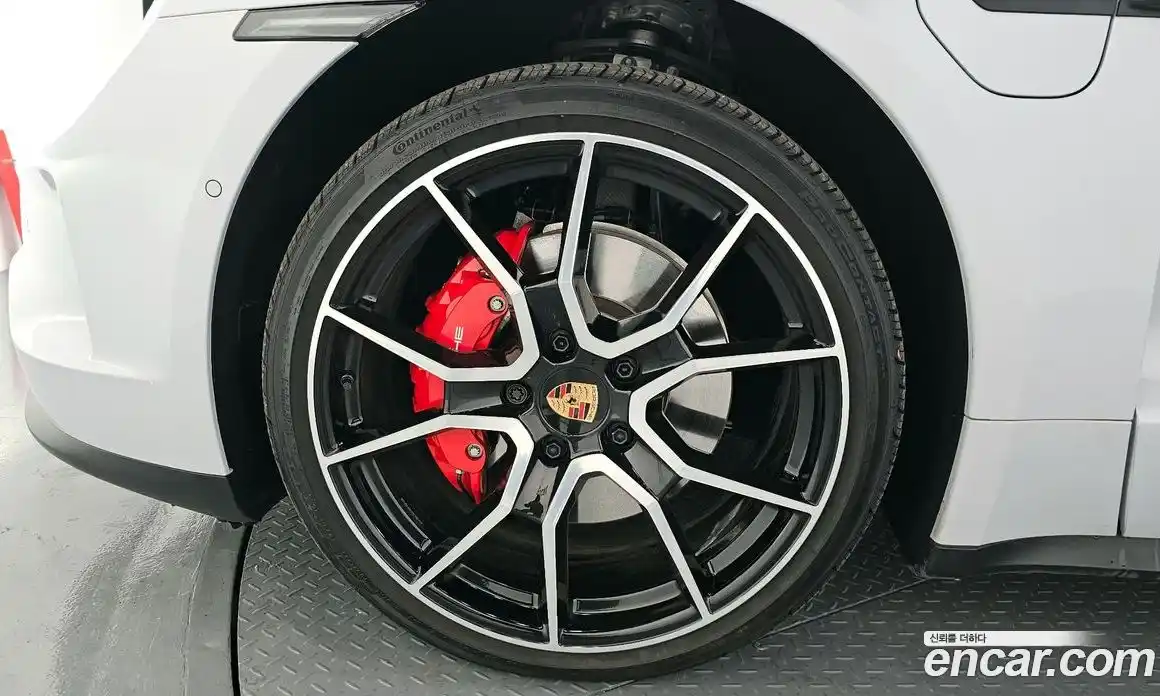 Porsche Taycan 2025 0.2 Автомат в Москве № 212961, фото 5