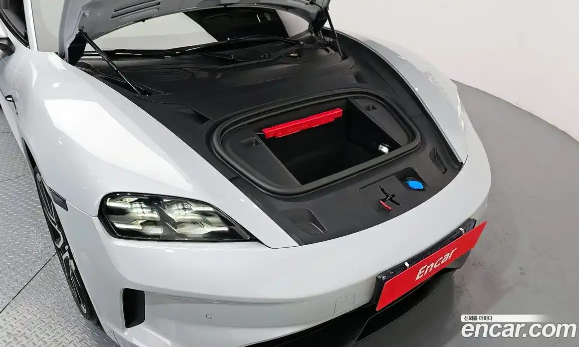 Porsche Taycan 2025 0.2 Автомат в Москве № 212961, фото 6