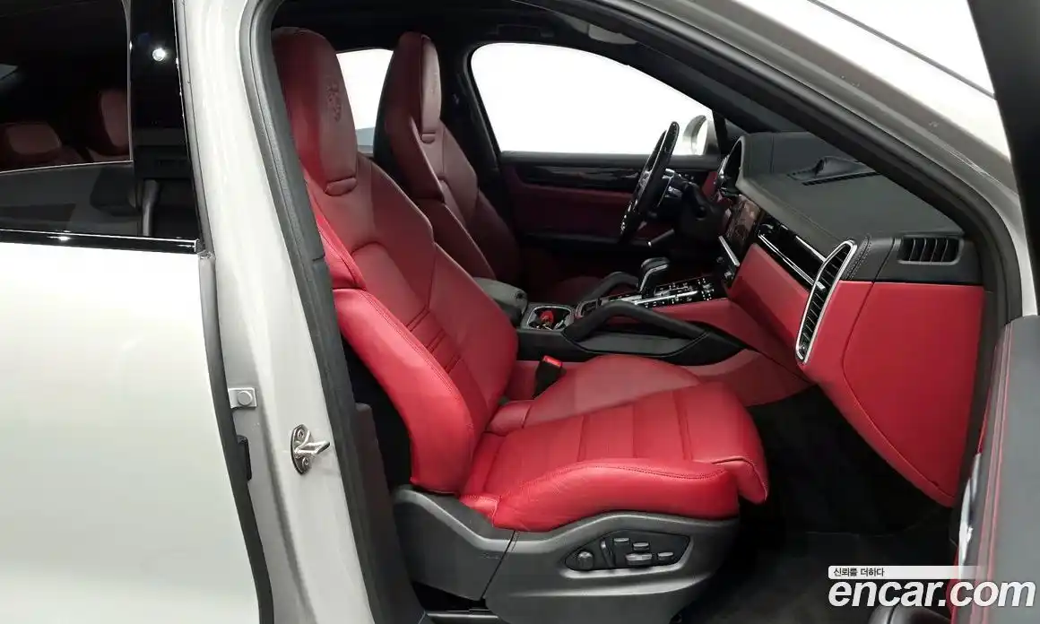 Porsche Cayenne 2022 3.0 Автомат в Москве № 213071, фото 10