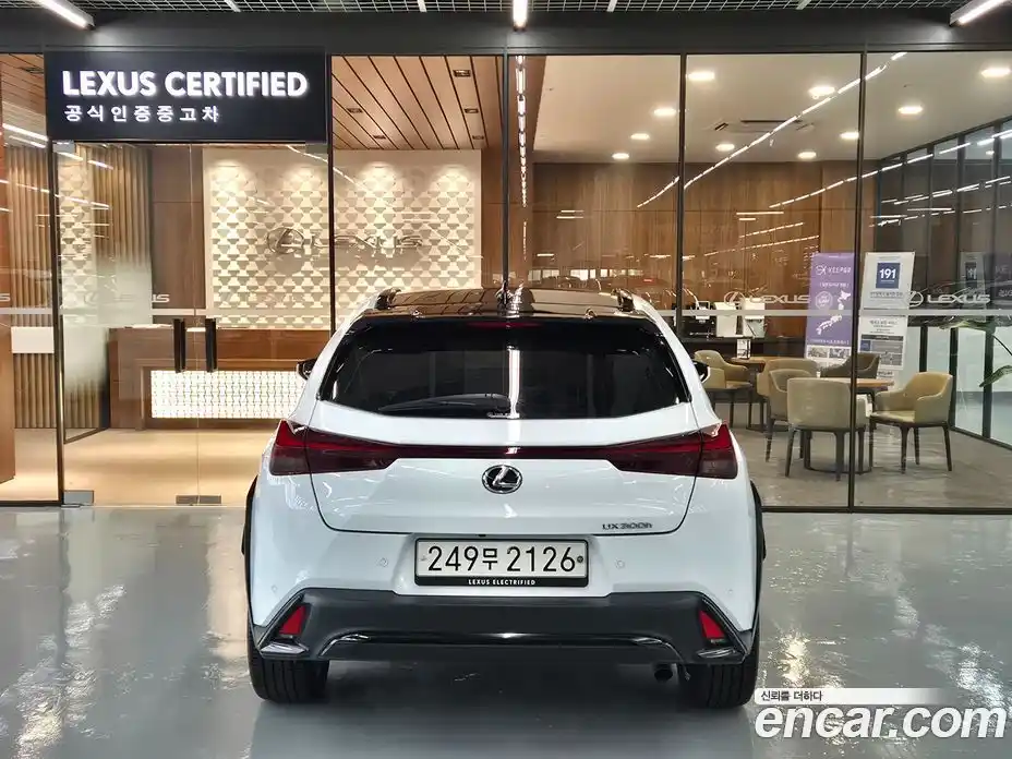 Lexus UX 2025 2.0 Вариатор в Москве № 214747, фото 4