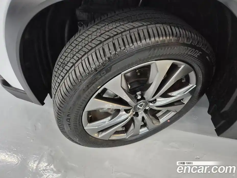 Lexus UX 2025 2.0 Вариатор в Москве № 214747, фото 5