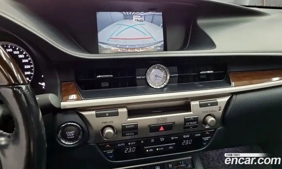 Lexus ES 2015 3.5 Автомат в Москве № 214865, фото 13