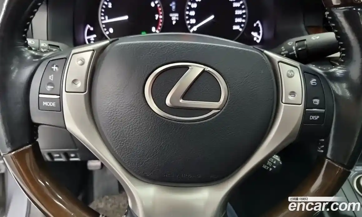 Lexus ES 2015 3.5 Автомат в Москве № 214865, фото 3