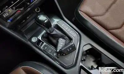 Volkswagen Tiguan 2022 2.0 Автомат в Москве № 214869, миниатюра 2