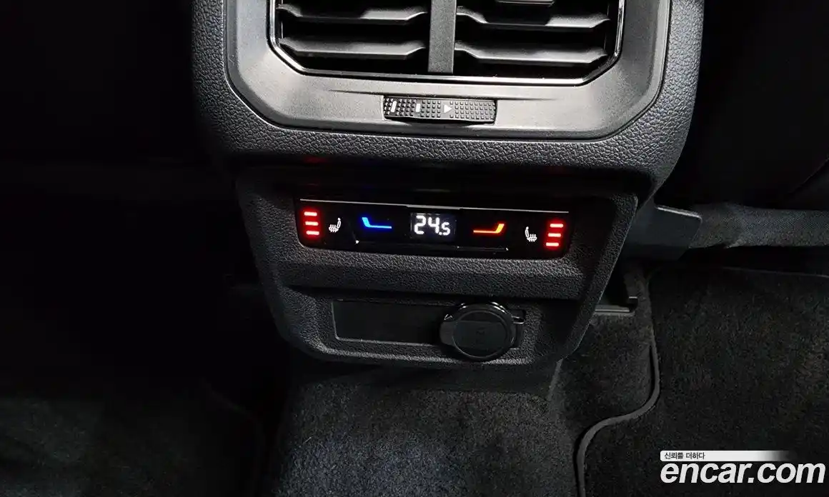 Volkswagen Tiguan 2022 2.0 Автомат в Москве № 214869, фото 3