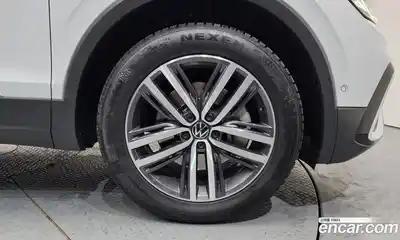 Volkswagen Tiguan 2022 2.0 Автомат в Москве № 214869, миниатюра 4