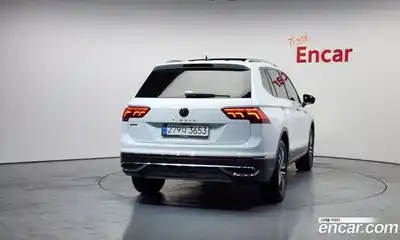 Volkswagen Tiguan 2022 2.0 Автомат в Москве № 214869, миниатюра 9