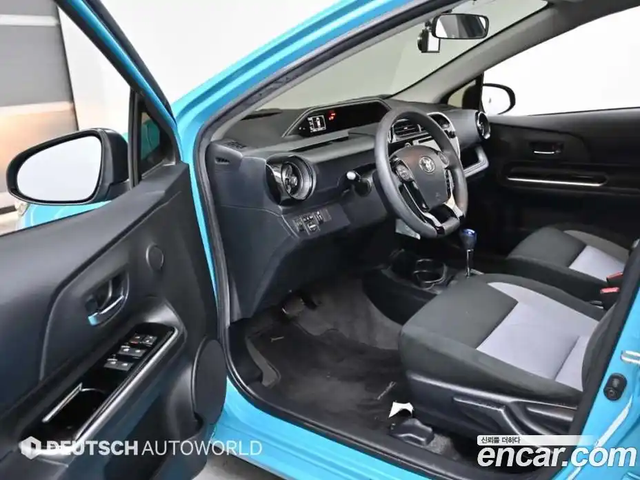 Toyota Prius 2018 1.5 Автомат в Москве № 215661, фото 11