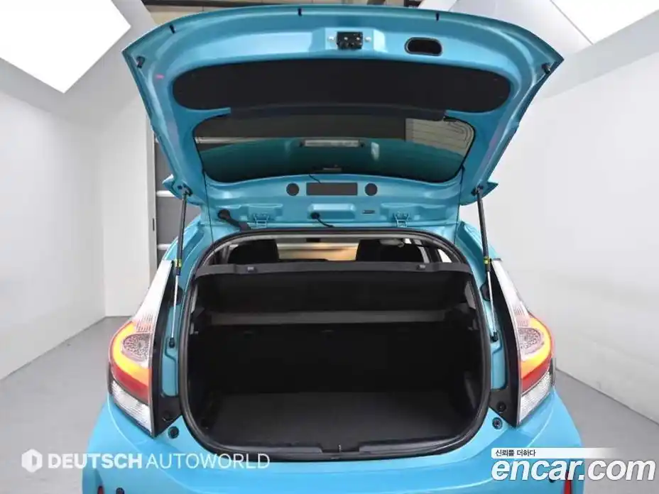 Toyota Prius 2018 1.5 Автомат в Москве № 215661, фото 20