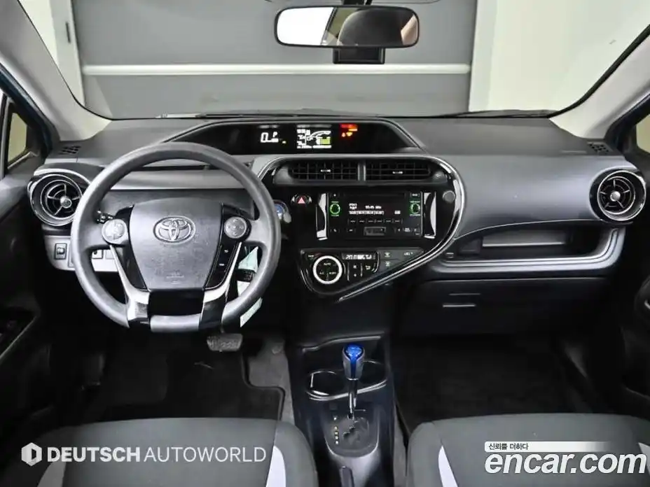 Toyota Prius 2018 1.5 Автомат в Москве № 215661, фото 7