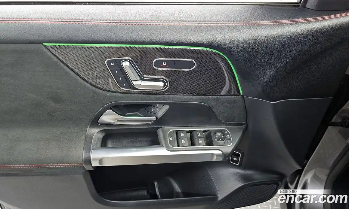 Mercedes-Benz GLB-Class 2023 2.0 Автомат в Москве № 222304, фото 19