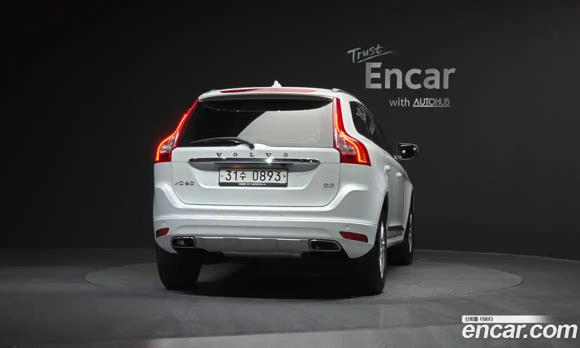 Volvo XC60 2016 2.0 Автомат в Москве № 230594, фото 3